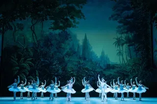 Baulac, Marque y cuerpo de ballet en ‘La Bayadère’ de Minkus y Petipa. Coreografía de Nureyev y Petipa. Opéra National de Paris, junio-julio 2026. © 2026 by Yonathan Kellerman / OnP.