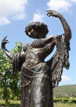 La Bella Otero, monumento en Valga