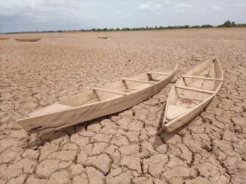 Lago seco en Uagadugú, Burkina Faso