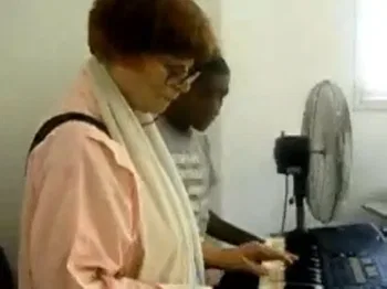 Elham Farah con sus alumnos