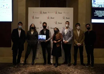Parte de los miembros del comité joven del Teatro Real de Madrid