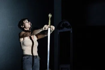 Maria Kataeva como Juana de Orleáns