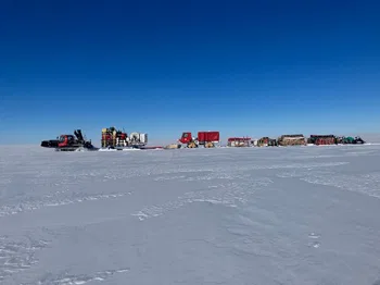 Mediciones de vibroseis en el glaciar Thwaites, Antártida.