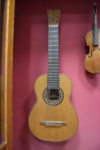 Guitarra Hijos de Gonzalez no Liceu Fernando Blanco de Cee.