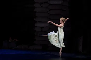 Emilia Peredo Aguirre en «Krabat» de Demis Volpi 