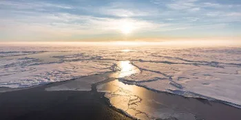 Formación de hielo nuevo en el Ártico