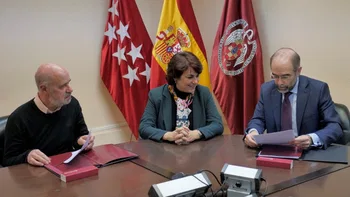 Firma del acuerdo entre AMCC y la Universidad Complutense de Madrid