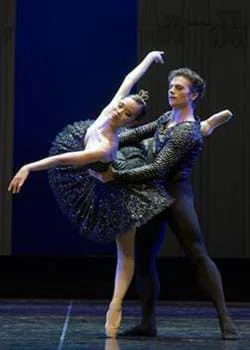 Mika Yoneyama y Liam Blair