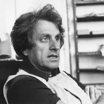 Iannis Xenakis en su estudio de París a finales de 1970