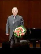 Barenboim, primeros pinitos con su nuevo piano                                                             