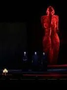 Sin foso ni escena, pero los cantantes mal                                                                 