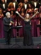 Tiende los brazos al amor                                                                                  