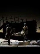 Paladas de sombra contra la oscuridad                                                                      