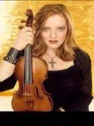 Una violinista clásica y rockera                                                                           
