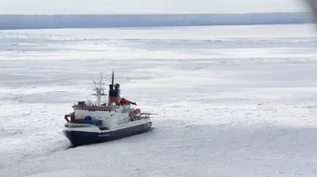 El FS Polarstern de camino a la Estación Neumayer III en la Antártida