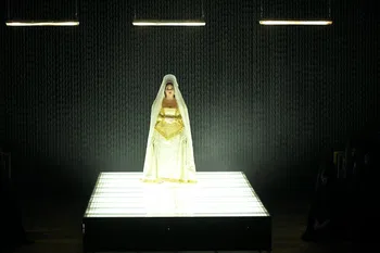 Carmen Solís como Alzira