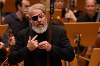 Simon Bailey como Wotan