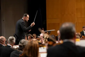 Andris Nelsons con la Gewandhausorchester Leipzig