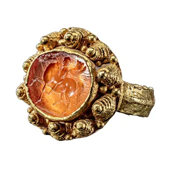 Anillo de oro con cornalina de Kuhberg / Ulm, siglo XI