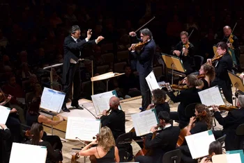 Leonidas Kavakos y David Afkham con la OCNE