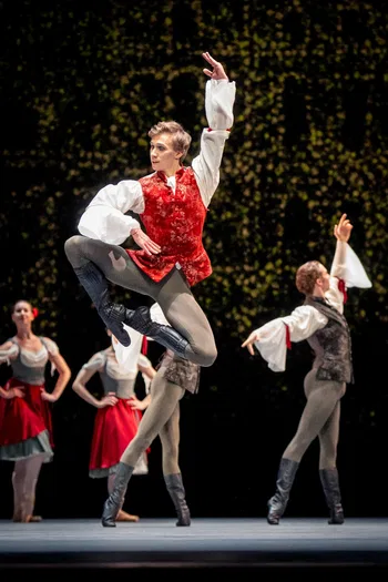  George Balanchine: Brahms-Schoenberg Quartet