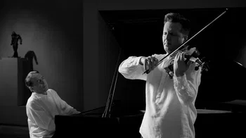 El pianista Ludmil Angelov y el violista Rumen Cvetkov