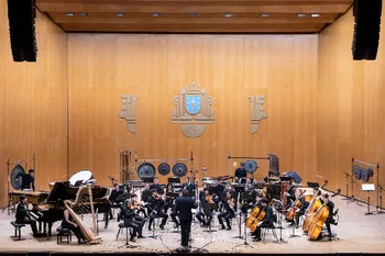 Pablo Rus Broseta dirigiendo a la JONDE