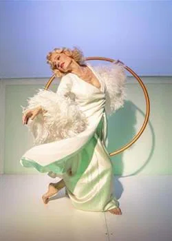 C. del Campo: 'El pájaro de dos colores'