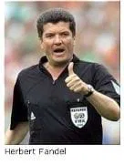 Un concertista de piano dirige la final de la Champions League de fútbol                                   