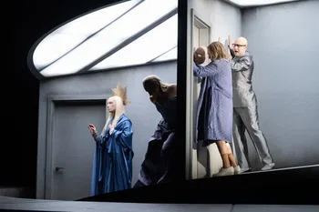Korngold: Violanta. D. Hermann, director © 2025 by Marcus Lieberenz / Deutsche Oper Berlin