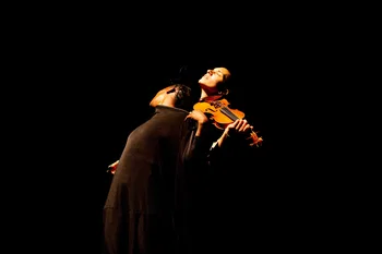 Escena de «Trayectoria del Polvo VII» de Ella Poema