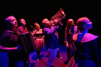 El Palau dedica un concierto para bebés al sonido tradicional del fiscorno