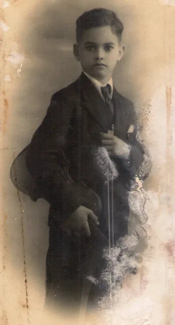 Carlos Piantini en 1937 © 2026 by Antonio Gómez Sotolongo