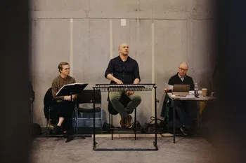 Riccardo Frizza en un ensayo de la Royal Opera 