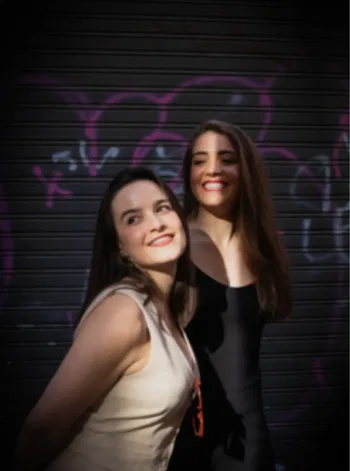 Natalia Labourdette y Victoria Guerrero