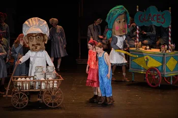 Krása: Brundibar. Regie de Mayette-Holtz y Berutti © 2026 by Stefan Brion / Théâtre National de l'Opéra-Comique