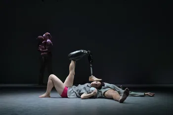 Escena de «Madre Mía» de Sharon Fridman 